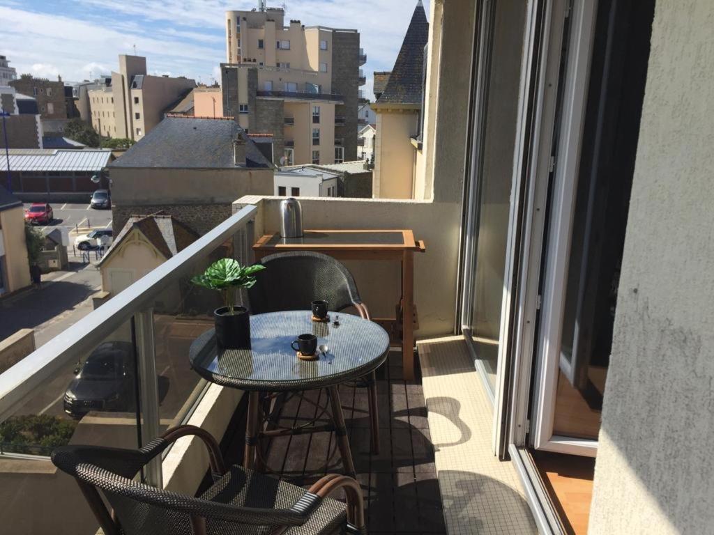 Appartement Les Pieds Dans L'Eau - Residence Sur La Plage Сен-Мало Экстерьер фото